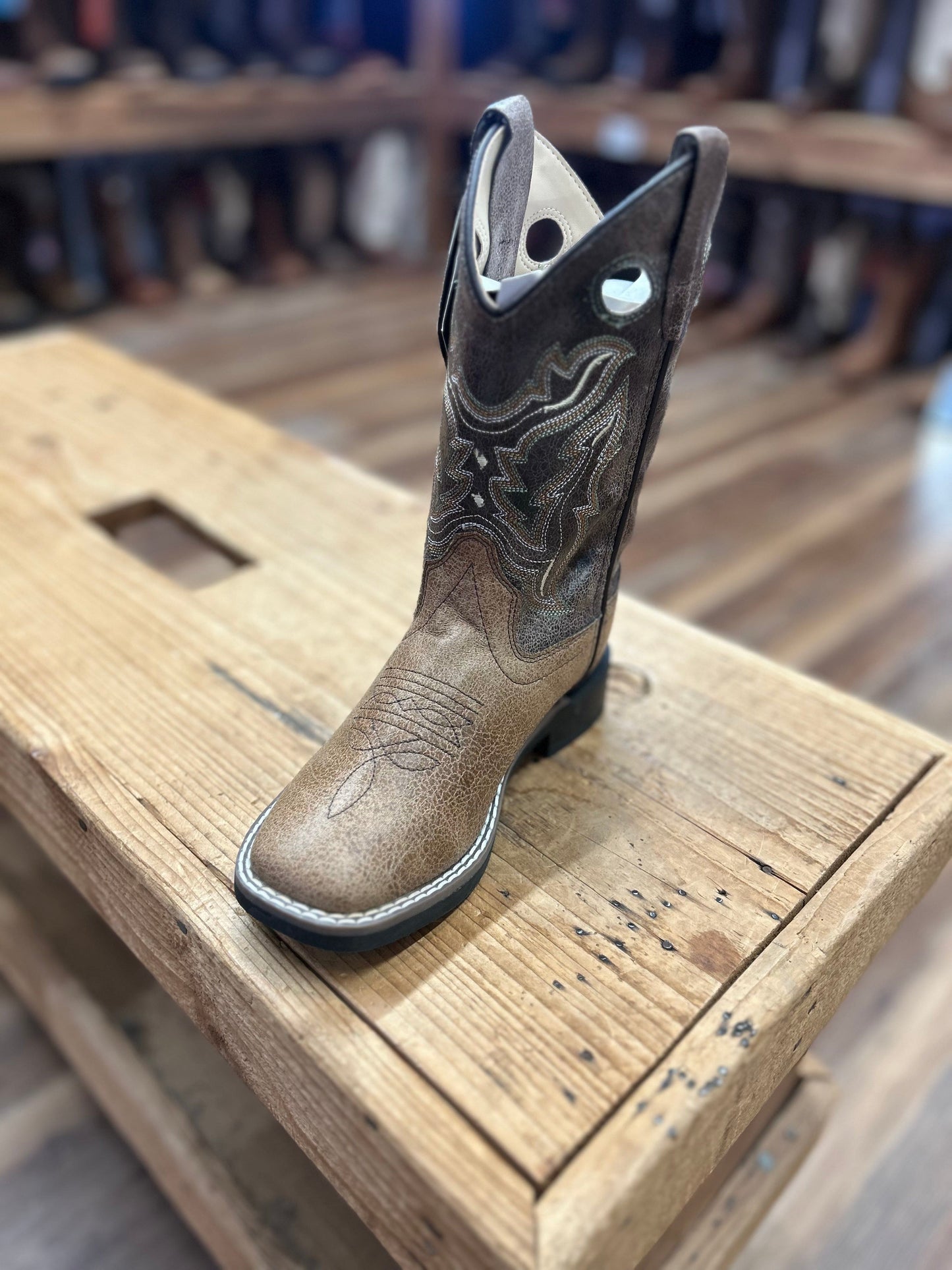 OLD WEST BOOTS (JAMA CORP) BOOTS YOUTH TAN CRACKLE SQ TOE BOOT