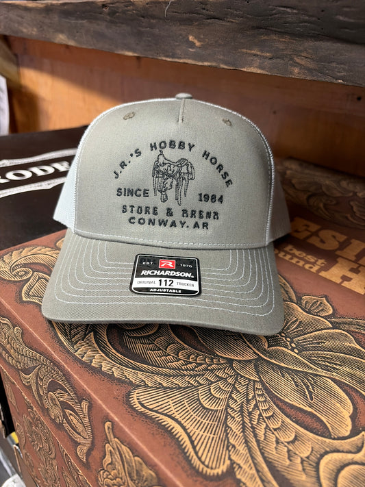 BEETLE/QUARRY JRS SADDLE LOGO CAP